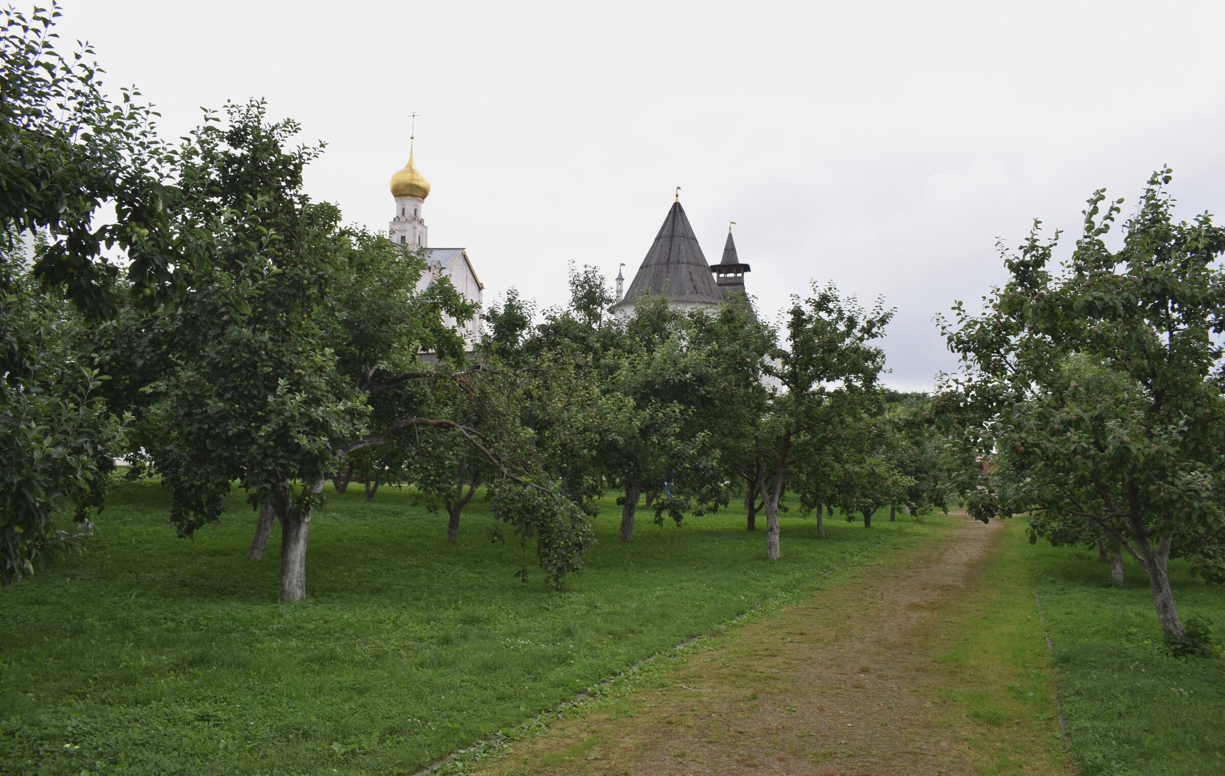 Митрополичий сад, Ростов Великий. Отели рядом, фото, видео, как ...